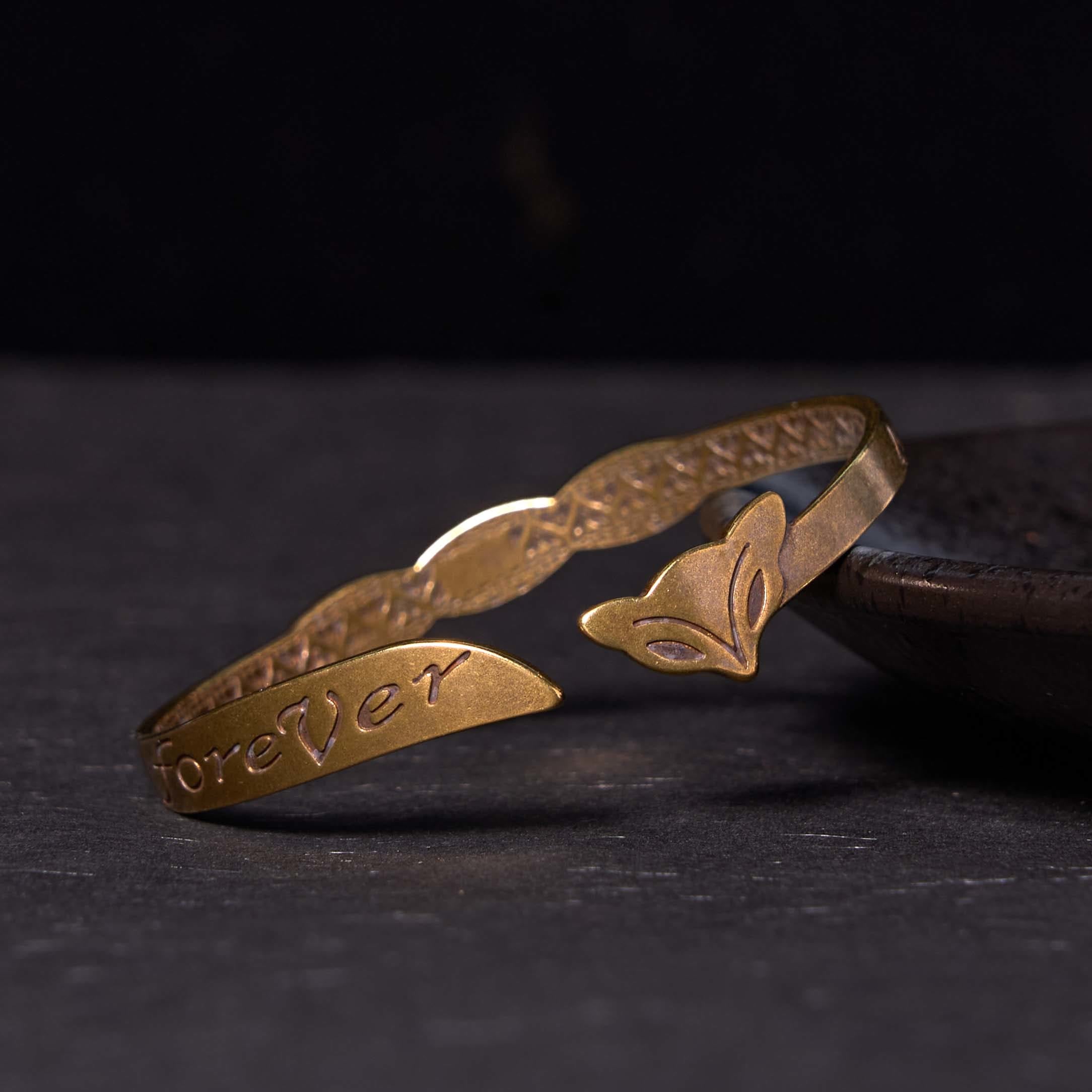 Bracelet porte-bonheur en cuivre et laiton avec tête de renard et Buddha Stones « Love You Forever »