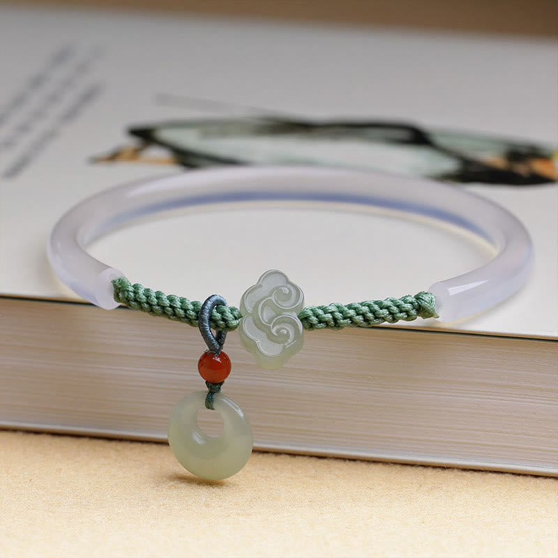 Bracelet en Buddha Stones en agate blanche naturelle et jade Hetian avec boucle de paix et nuages de bon augure