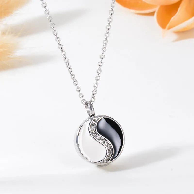 Collier pendentif harmonie en acier titane Yin Yang Buddha Stones