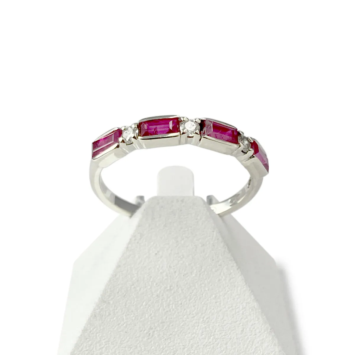 Bague d'occasion or 375 blanc rubis et diamants