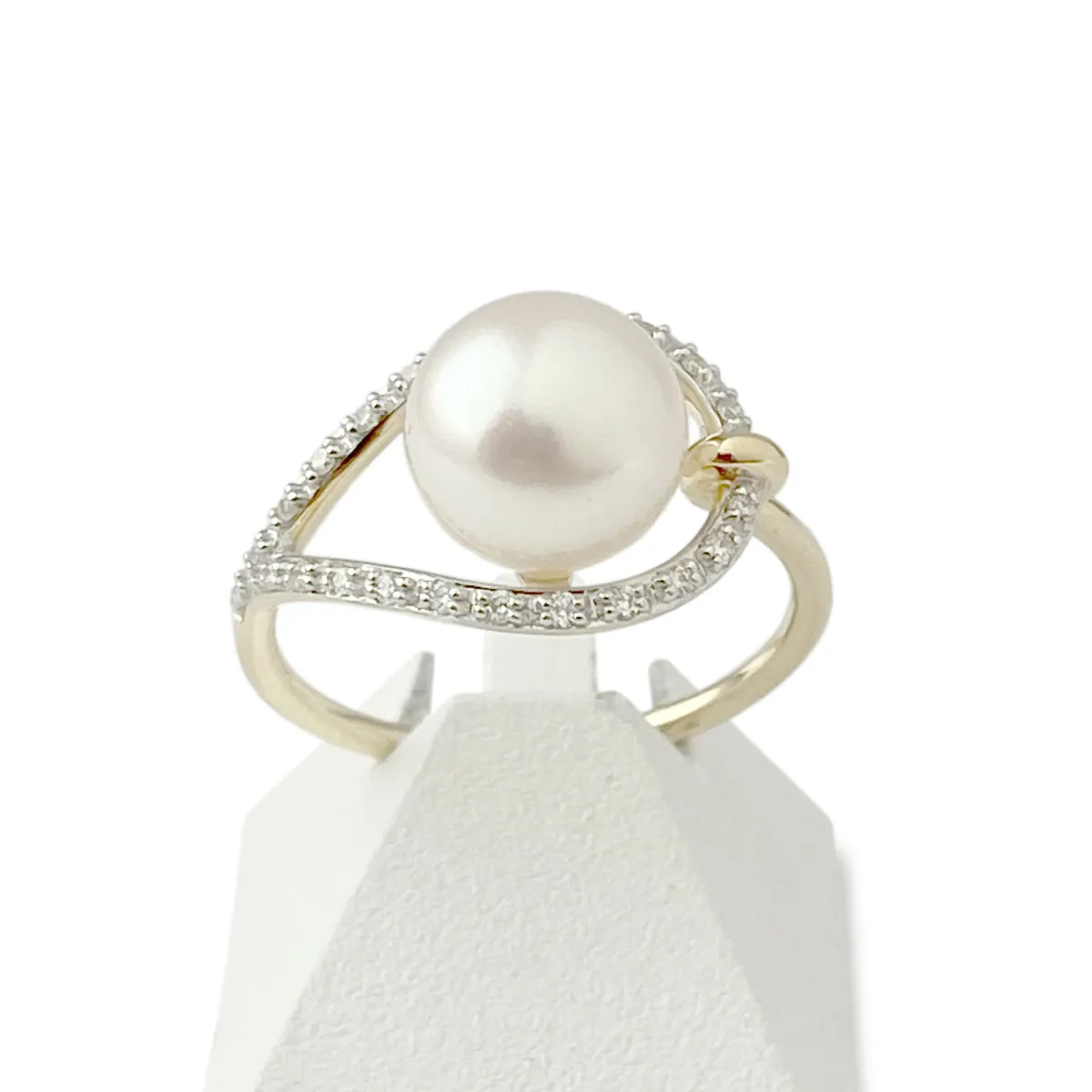 Bague d'occasion or 750 2 tons perle de culture du Japon et diamants