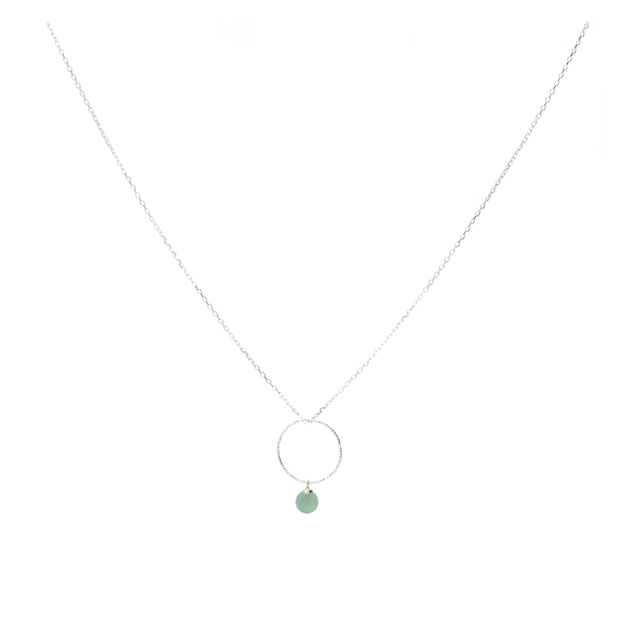 COLLIER CHAÎNE ANNEAU CISELÉ ET PIERRE VERTE