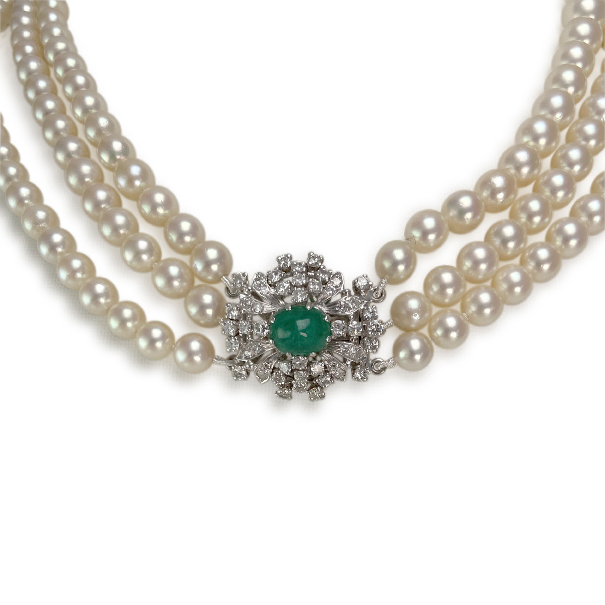 Collier en chute triple rang d'occasion or 750 blanc perles culture du japon diamants émeraude 42 cm