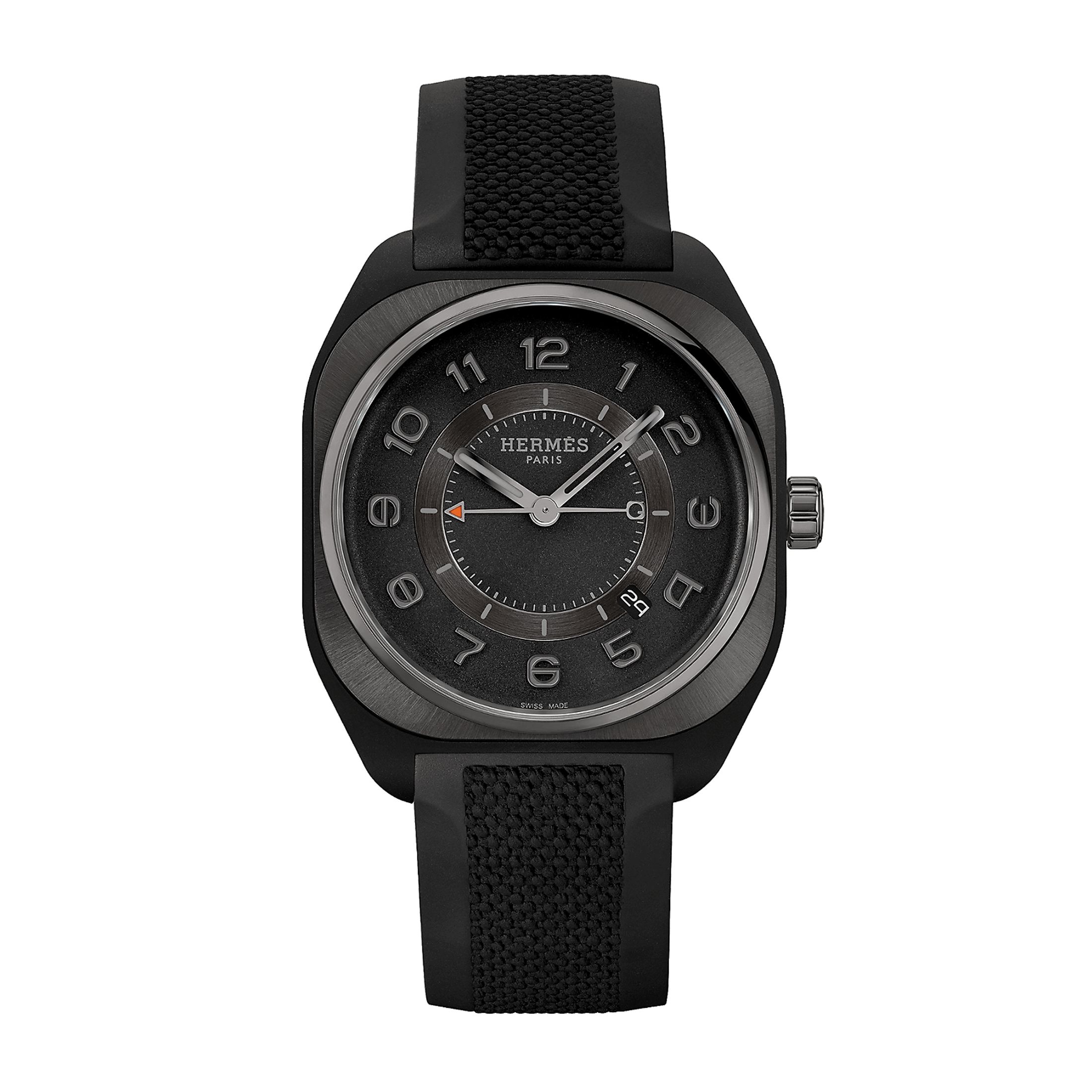 Montre Hermès H08 automatique cadran or noir bracelet caoutchouc noir 42 mm